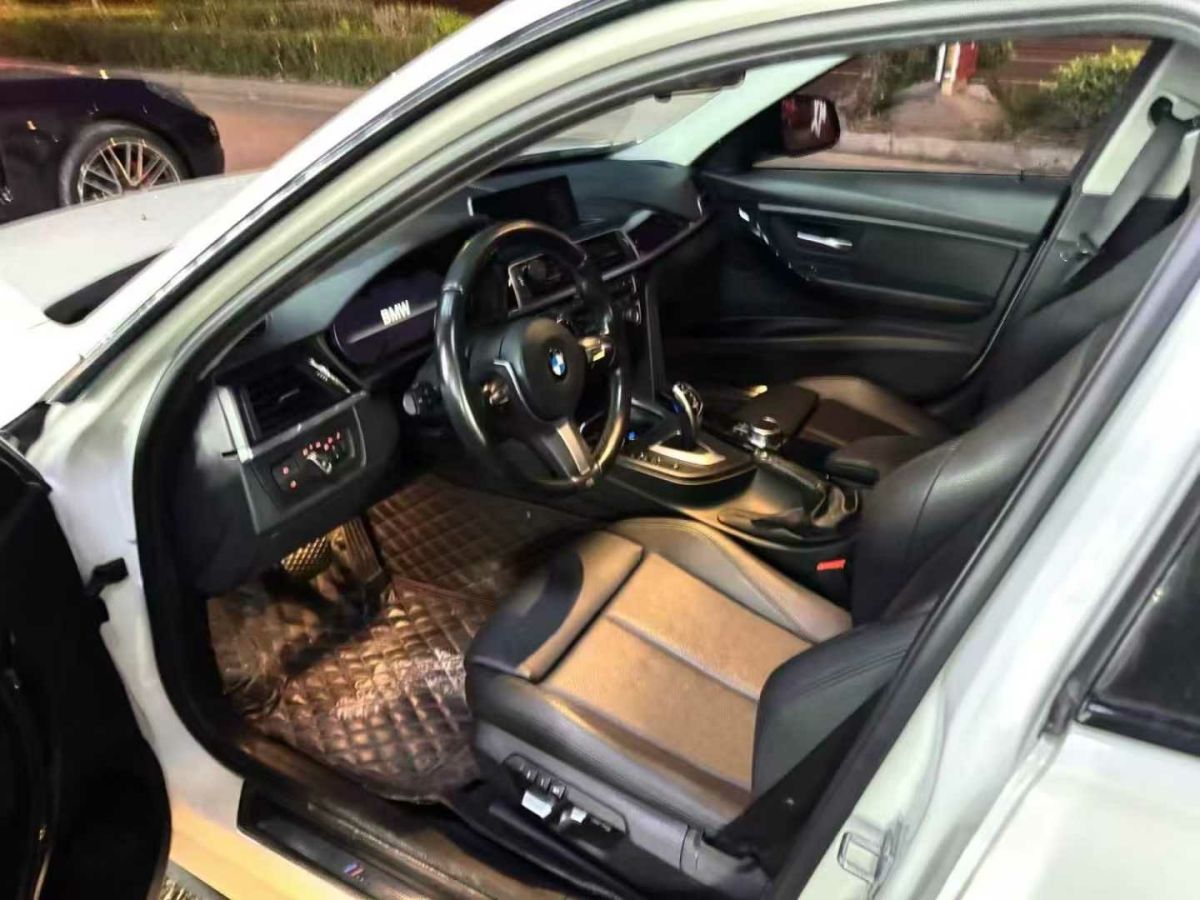 寶馬 寶馬3系  2019款 320Li xDrive 2.0T 時(shí)尚型圖片