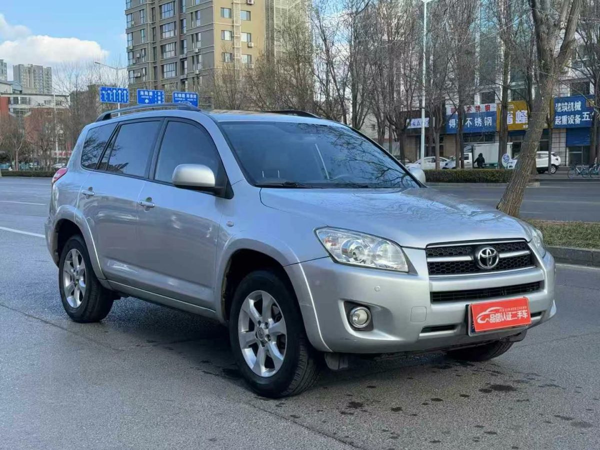 豐田 RAV4榮放  2011款 2.0L 自動經(jīng)典版圖片