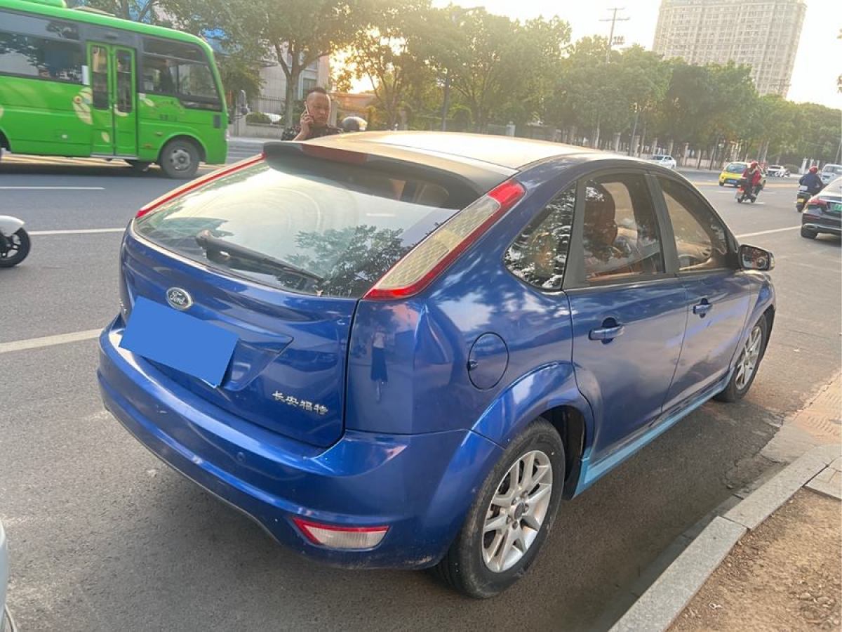 福特 ?？怂? 2009款 兩廂 1.8L 自動時尚型圖片