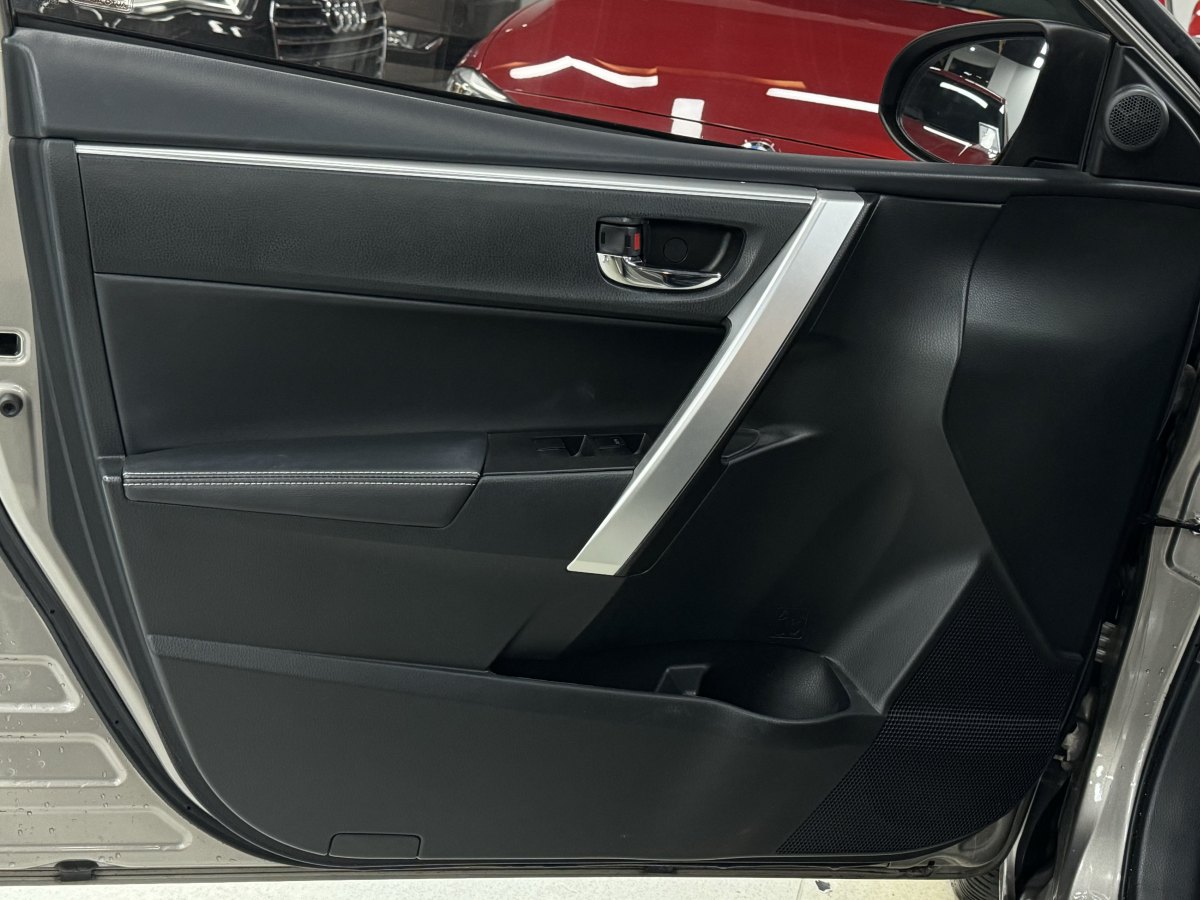 2020年5月丰田 卡罗拉  2017款 改款双擎 1.8L E-CVT豪华版
