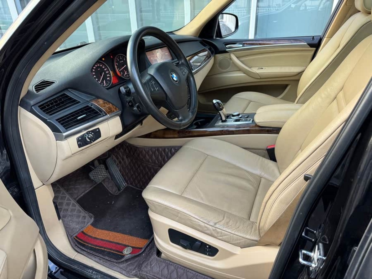 寶馬 寶馬X5  2009款 xDrive30i領(lǐng)先型圖片