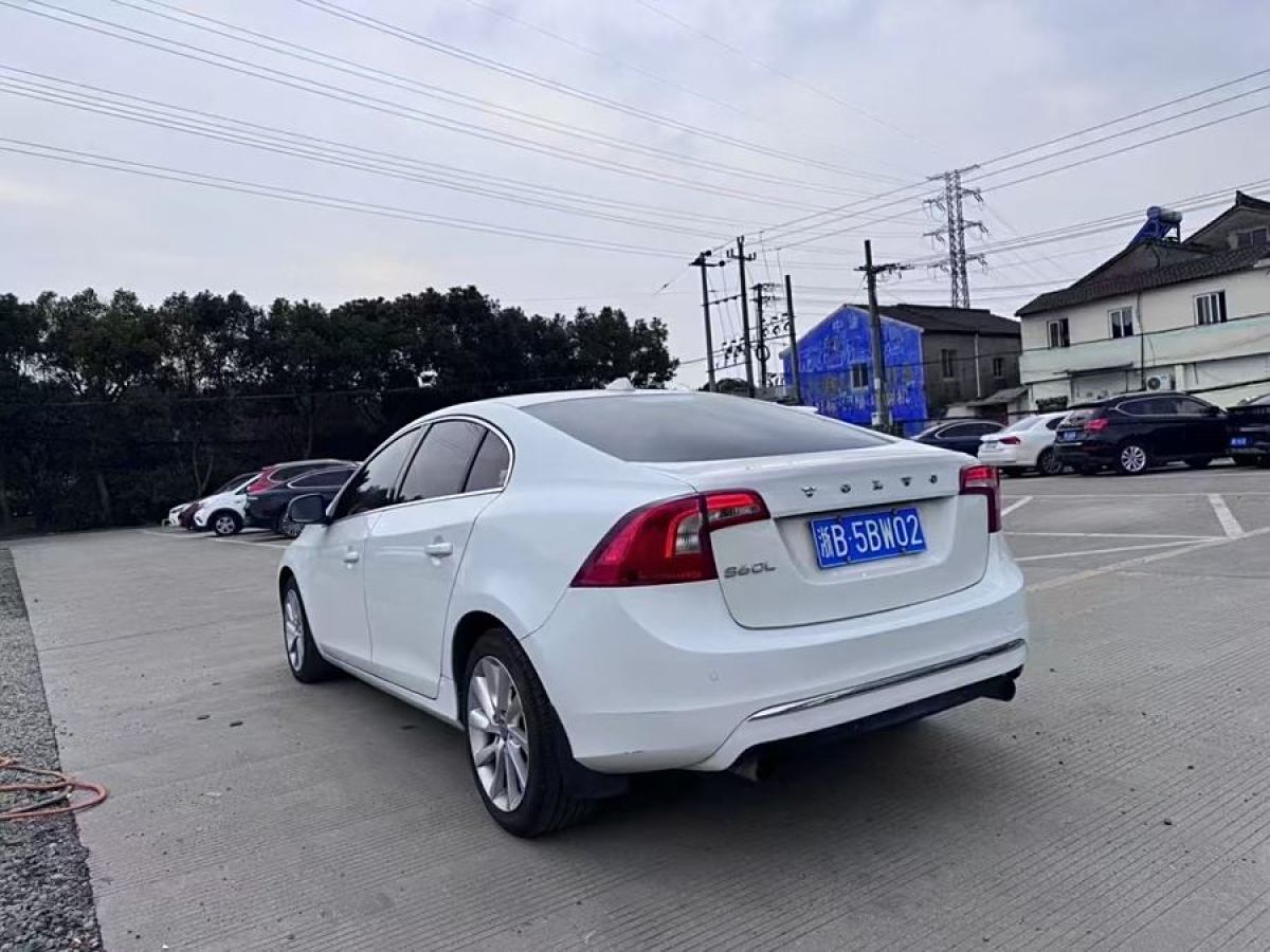 2014年9月沃爾沃 S60  2015款 L 2.0T 智遠(yuǎn)版