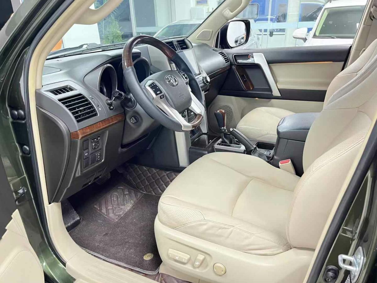 奔馳 奔馳C級  2011款 C300 CDI 3.0 V6 四驅(qū) 柴油版圖片