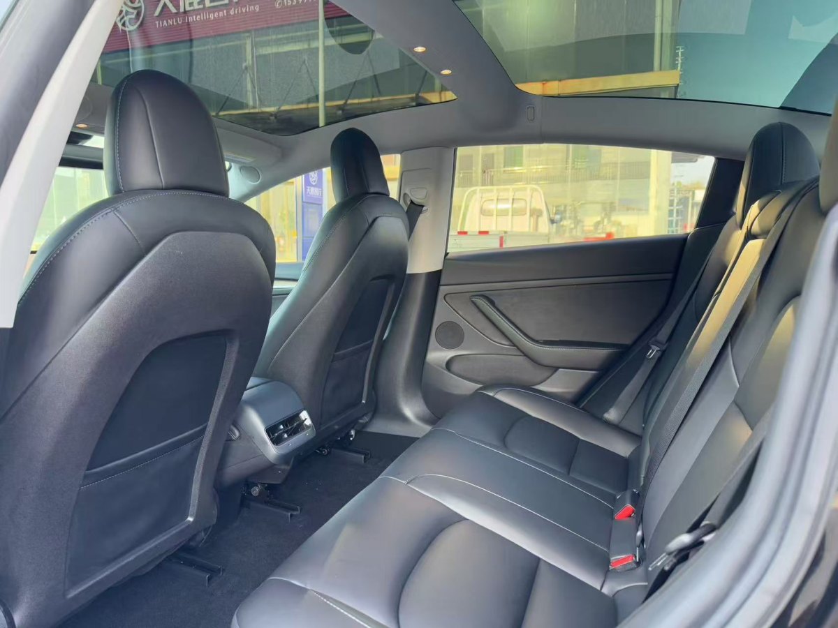 特斯拉 Model 3  2022款 后輪驅動版圖片
