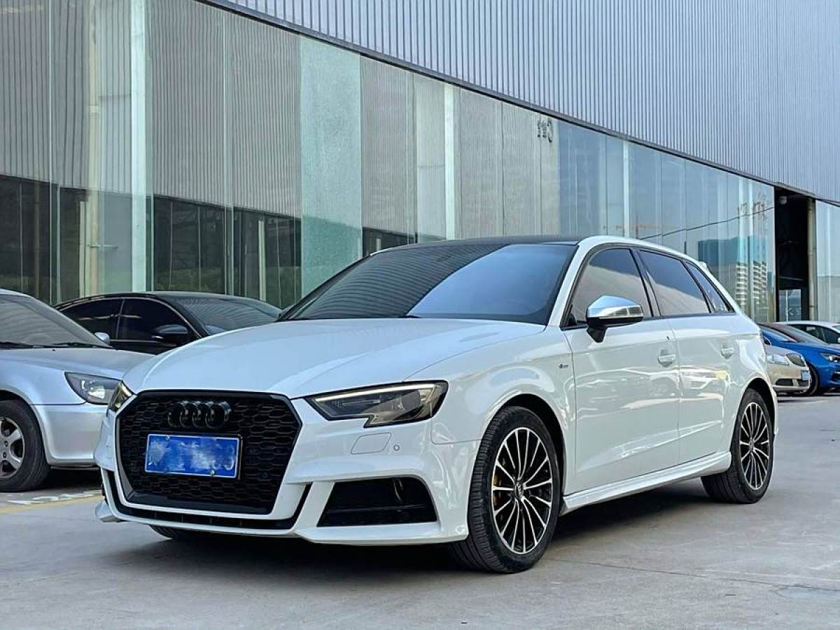 奧迪 奧迪A3  2018款 30周年年型 Sportback 35 TFSI 時(shí)尚型圖片