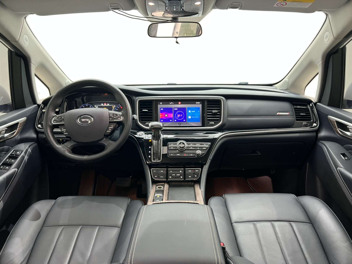 廣汽傳祺 M8  2020款 領(lǐng)航款 390T 尊享版圖片