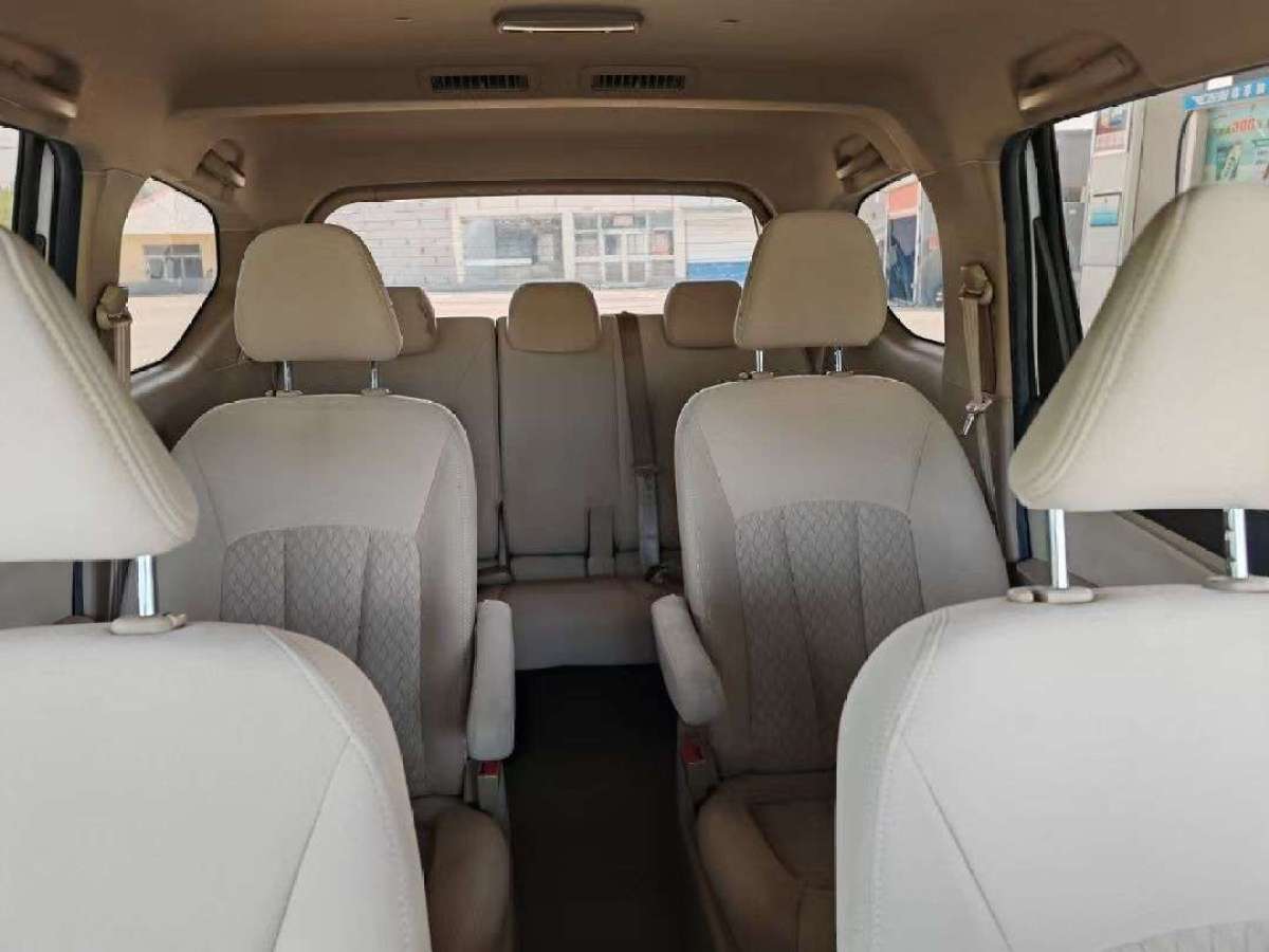 寶駿 730  2019款 1.5L 手動(dòng)時(shí)尚型 7座圖片