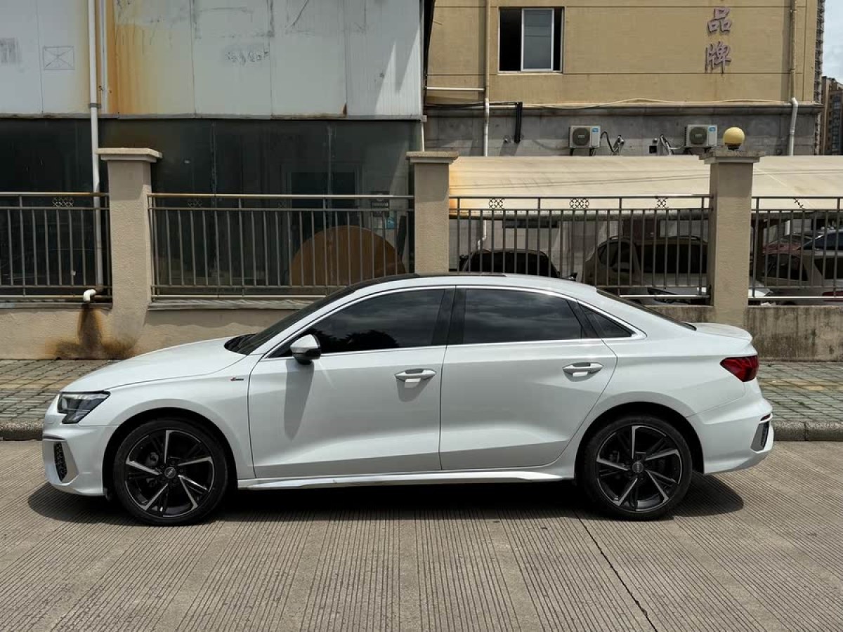 奧迪 奧迪A3  2021款 A3L Limousine 35 TFSI 進(jìn)取運(yùn)動(dòng)型圖片