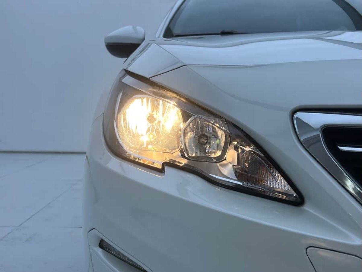 標(biāo)致 408  2014款 1.8L 自動豪華版圖片