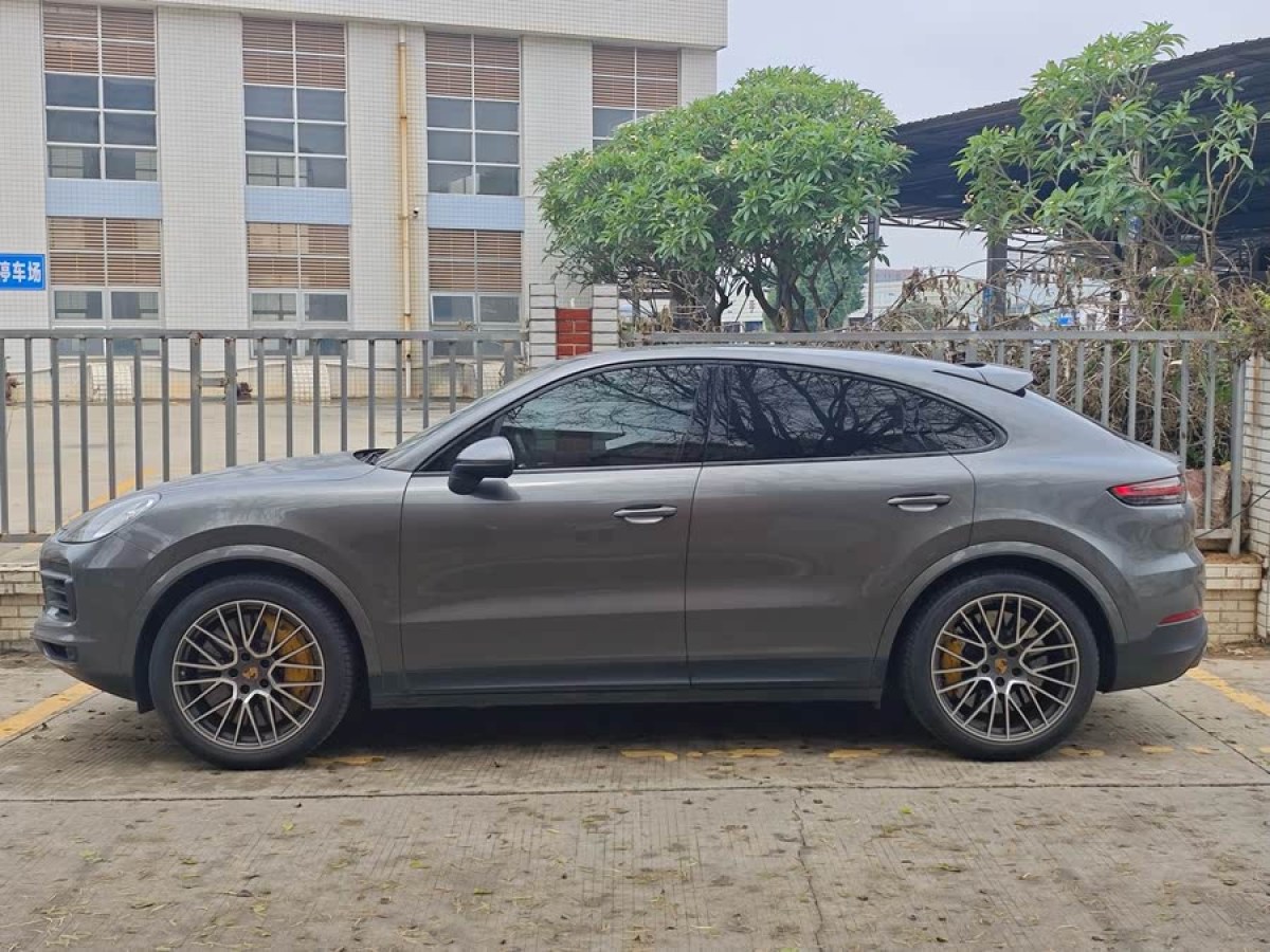 保時(shí)捷 Cayenne  2022款 Cayenne Coupé 3.0T 鉑金版圖片