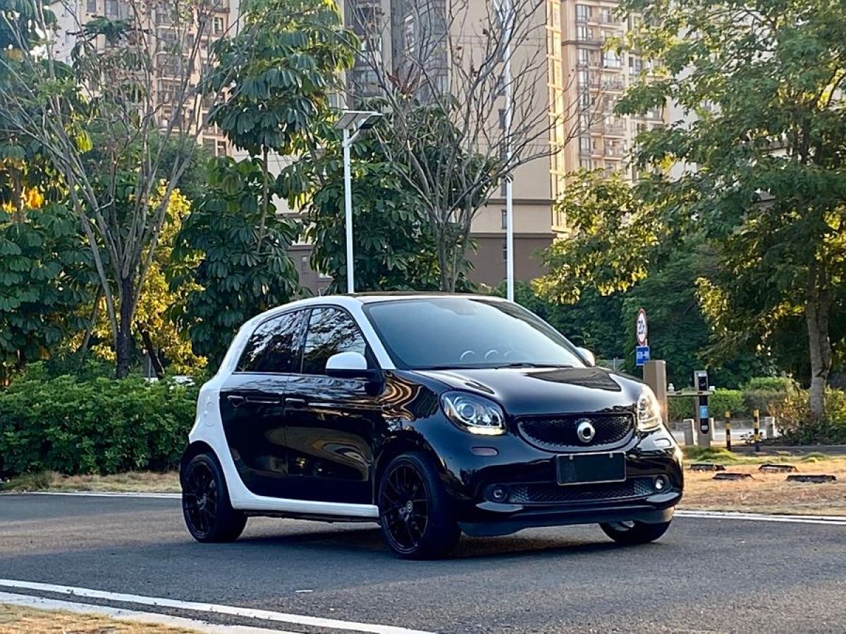 smart forfour  2016款 1.0L 52千瓦激情版圖片