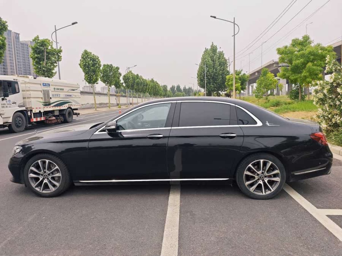奔馳 奔馳E級  2018款 改款 E 300 L 豪華型圖片