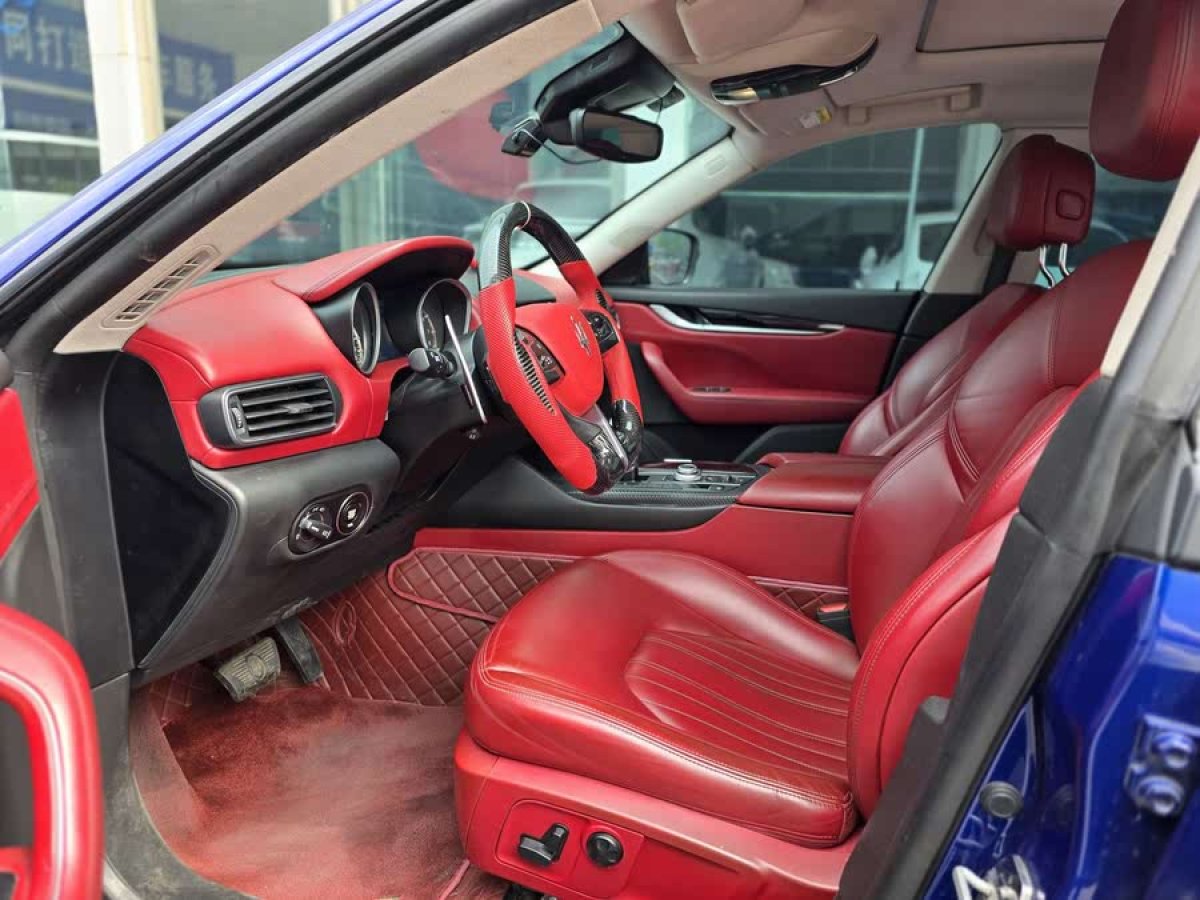 瑪莎拉蒂 Levante  2019款 3.0T 350Hp 標(biāo)準(zhǔn)版 國VI圖片