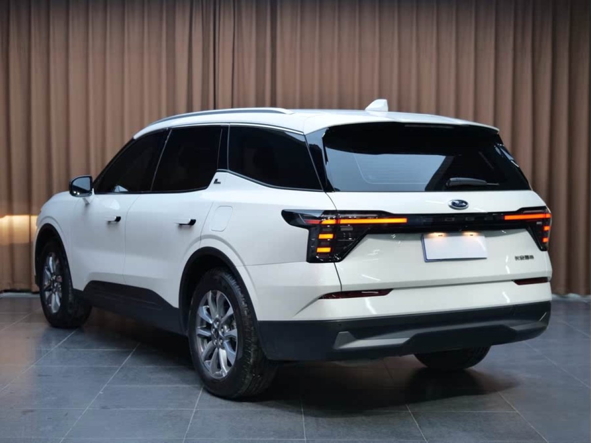 福特 銳界  2023款 銳界L 2.0T EcoBoost 兩驅(qū)七座豪華型圖片