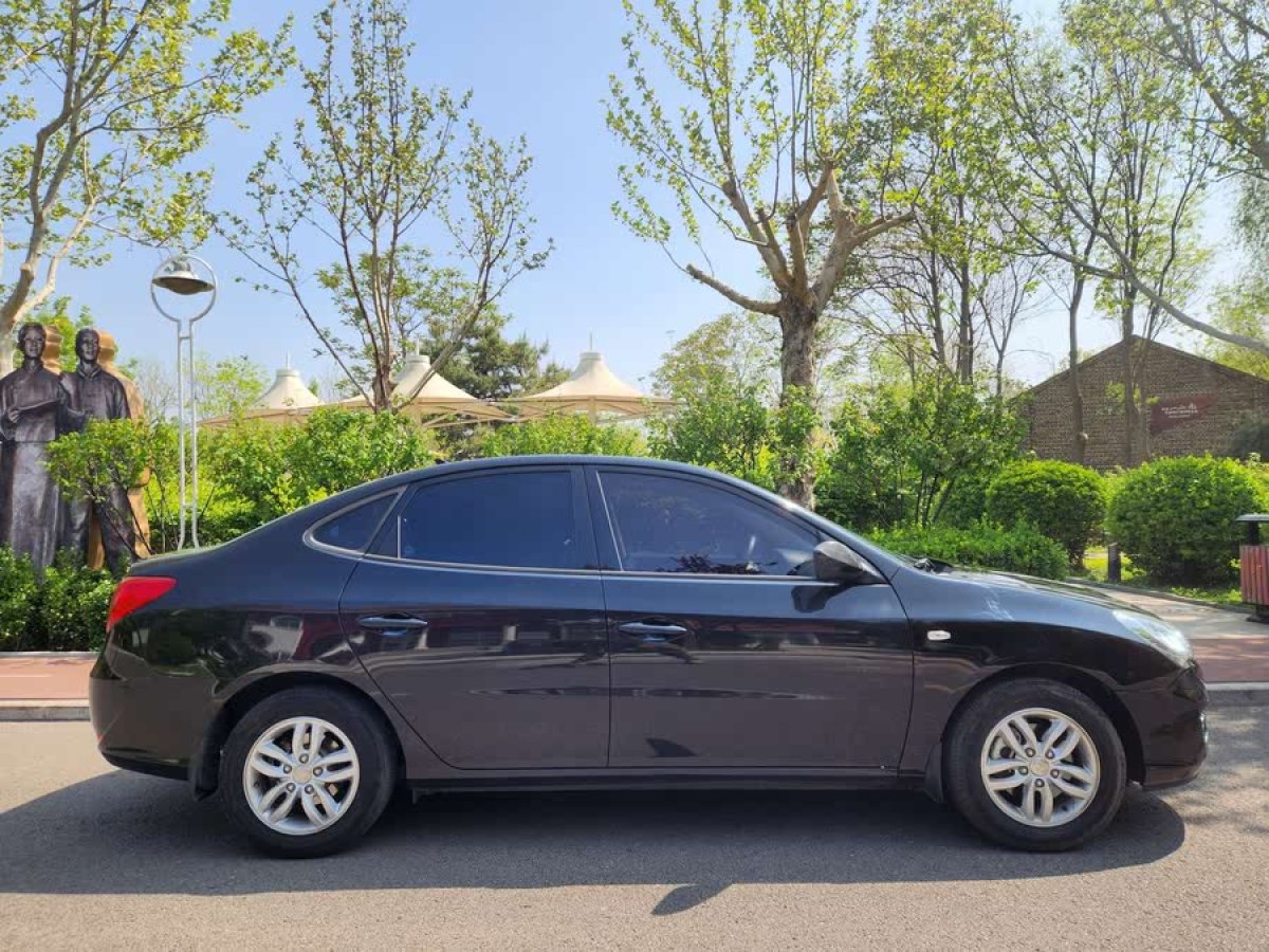 現(xiàn)代 悅動  2011款 1.6L 手動舒適型圖片