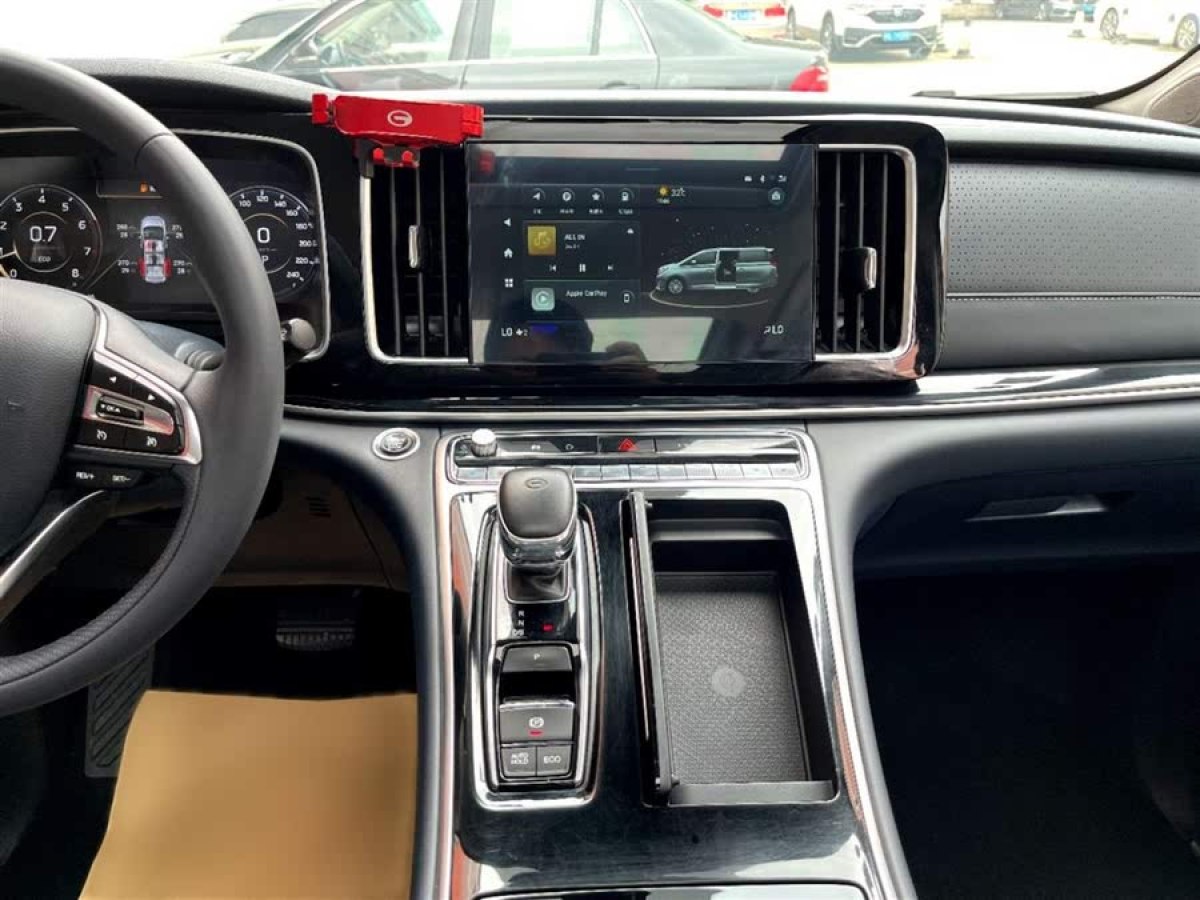 廣汽傳祺 M8  2021款 領(lǐng)秀系列 390T 至尊版圖片
