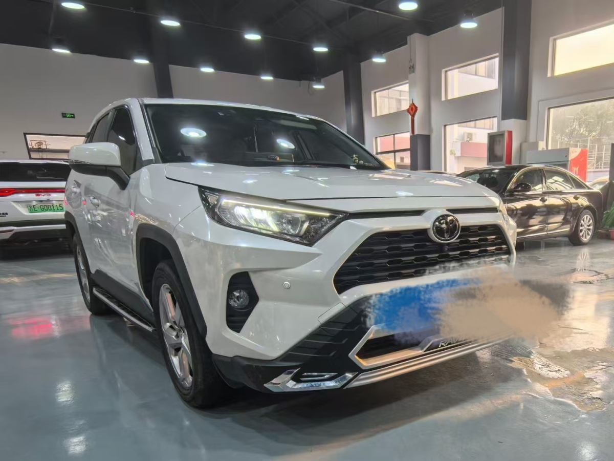 2021年2月豐田 RAV4  2018款 榮放 2.0L CVT兩驅(qū)風(fēng)尚版