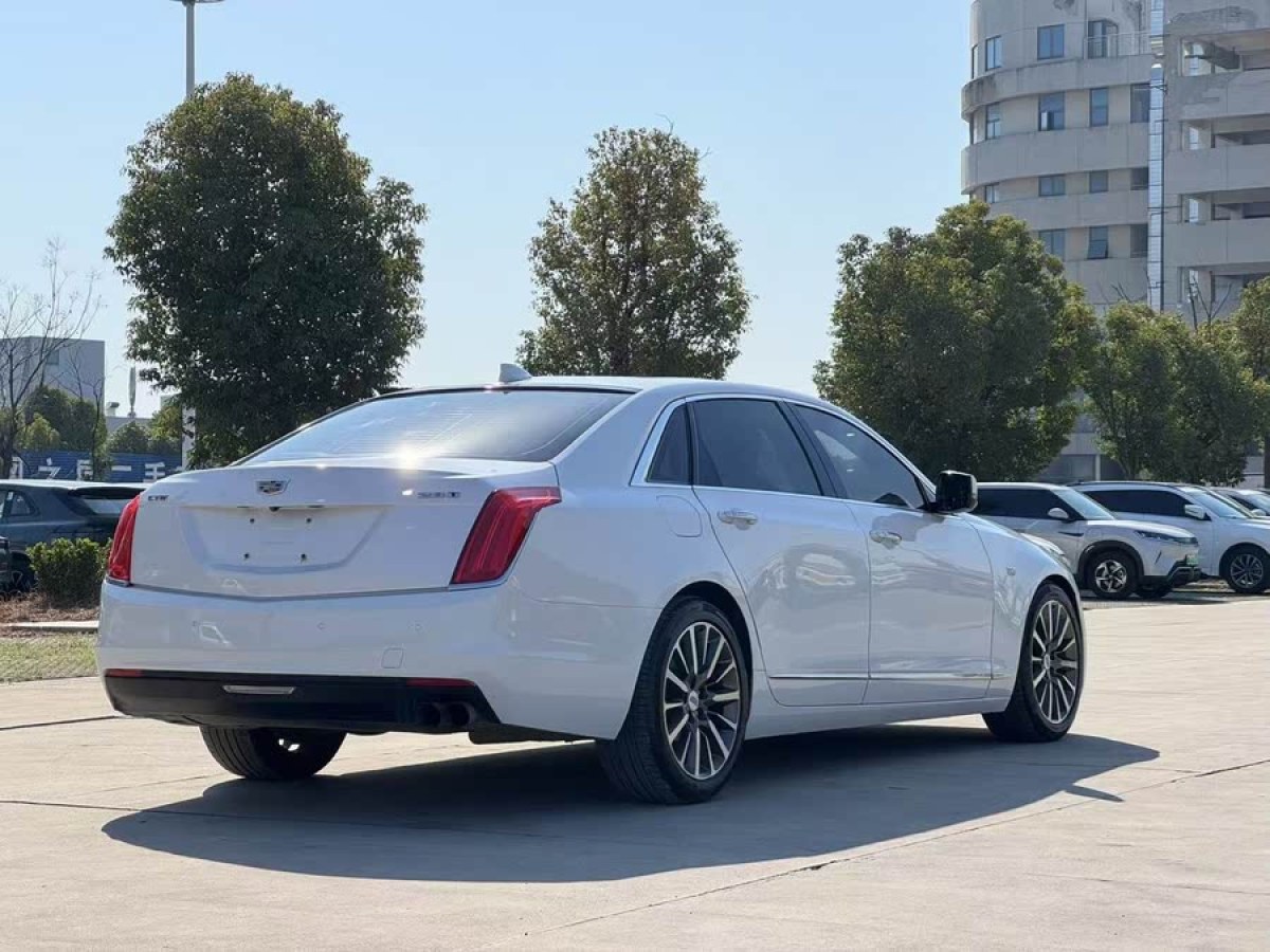 凱迪拉克 CT6  2016款 28T 領(lǐng)先型圖片