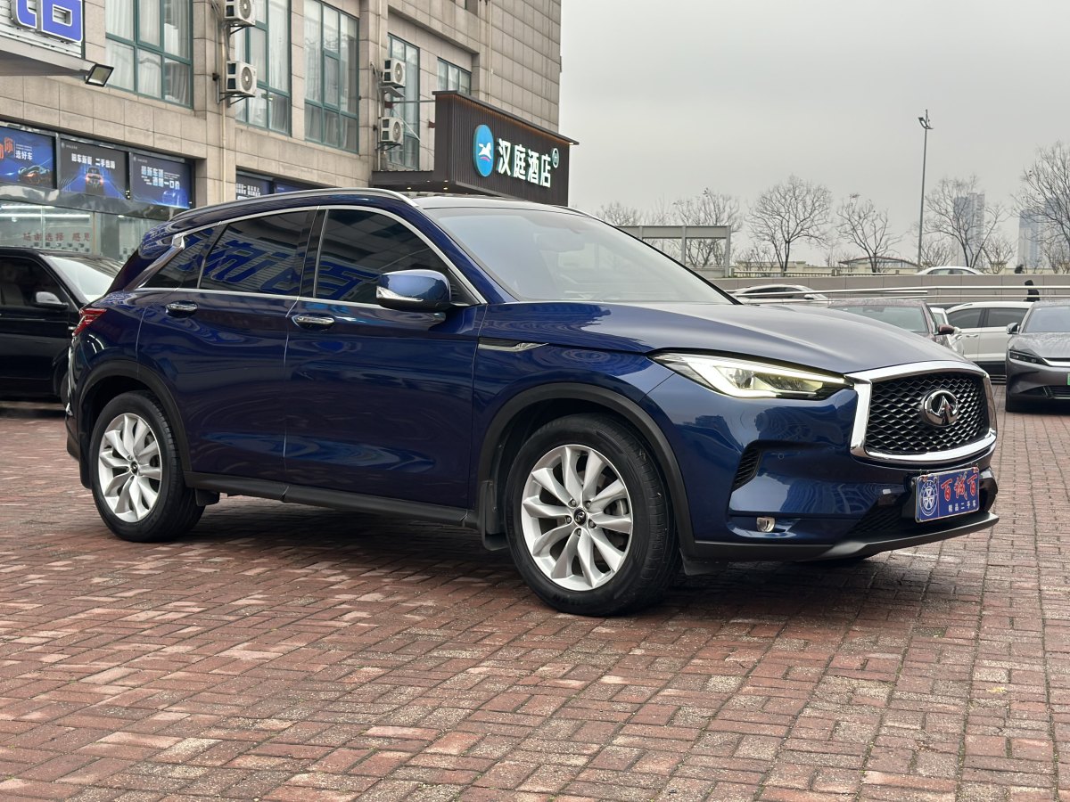 英菲尼迪 QX50  2018款 QX50 2.0T CVT兩驅(qū)時(shí)尚版圖片