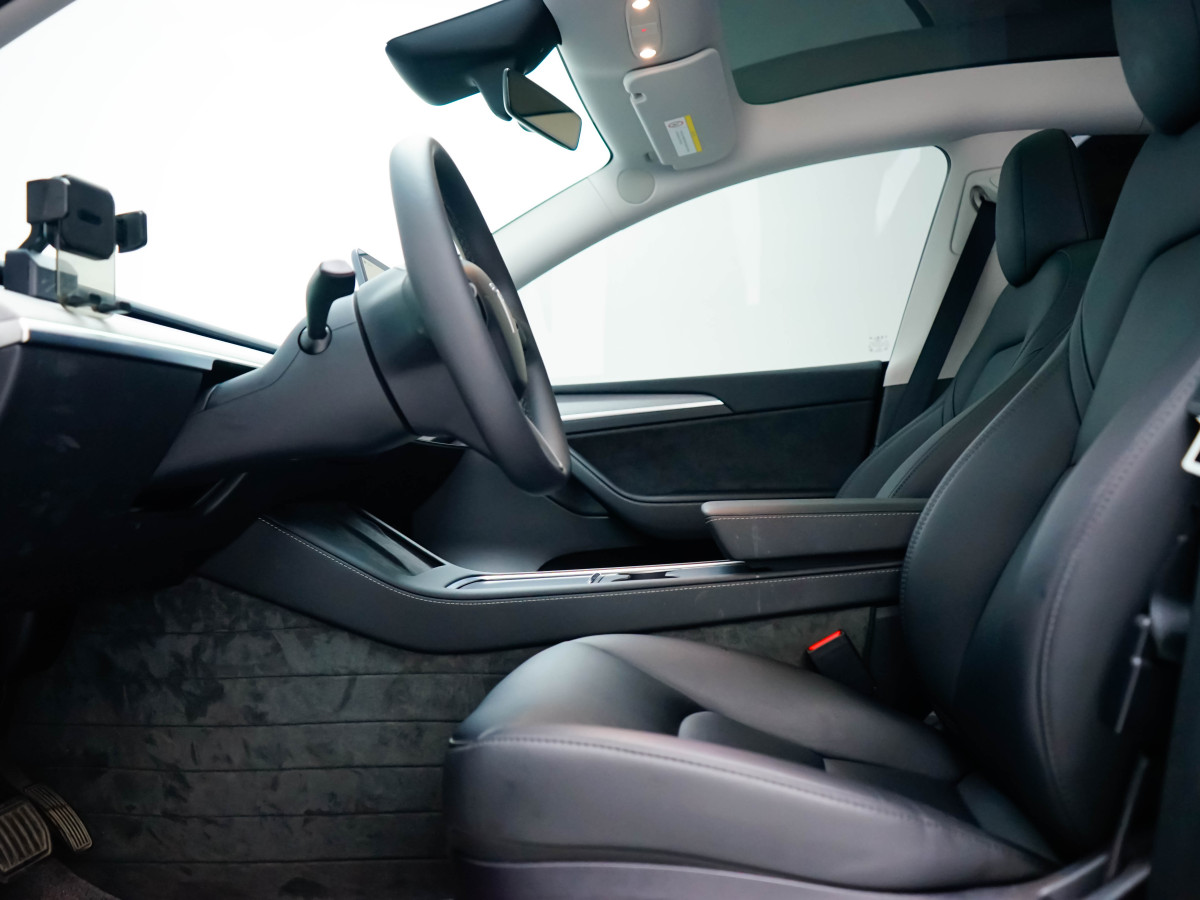 特斯拉 Model Y  2024款 后輪驅(qū)動版圖片