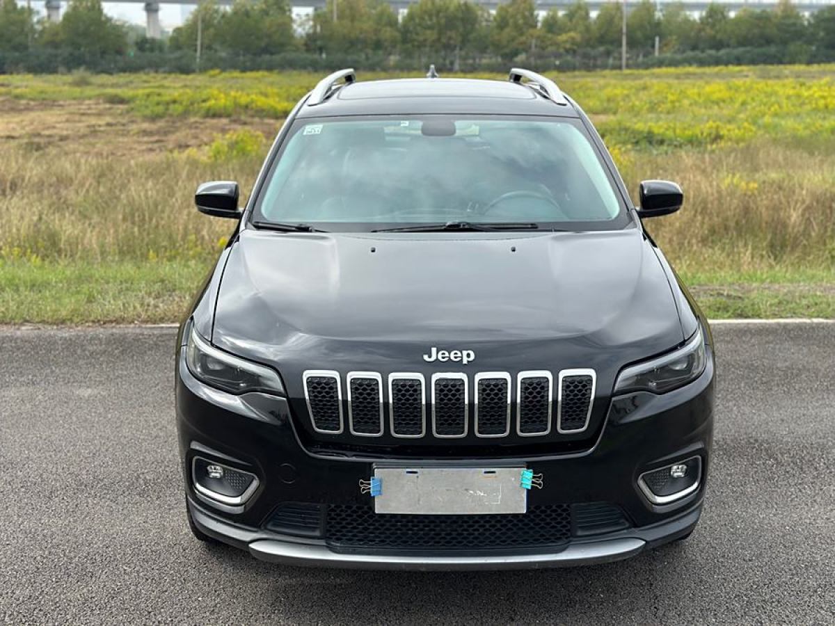 Jeep 自由光  2020款 2.0T 兩驅(qū)領(lǐng)先版圖片