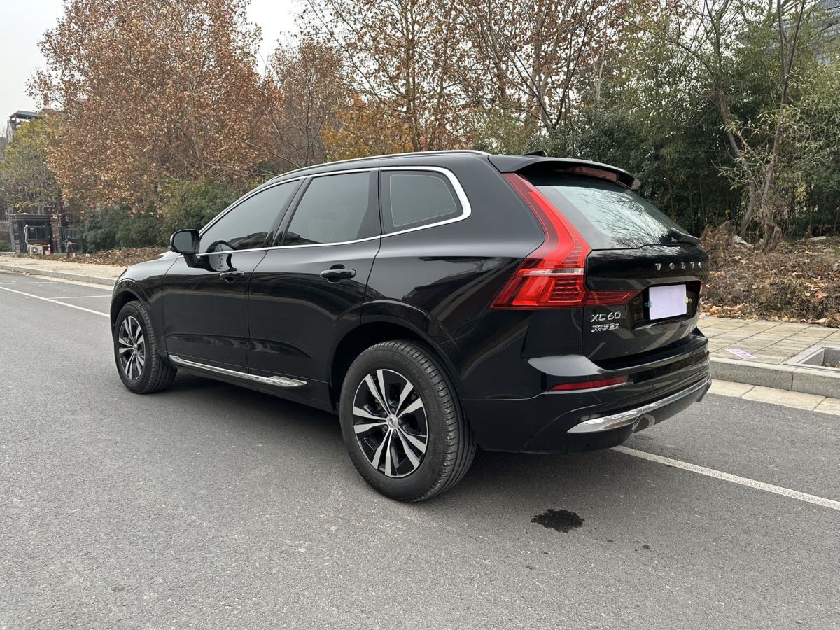 沃爾沃 XC60  2023款 B5 四驅(qū)智逸豪華版圖片