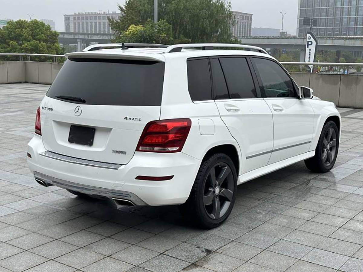 2013年11月奔馳 奔馳GLK級  2013款 GLK 300 4MATIC 動感天窗型