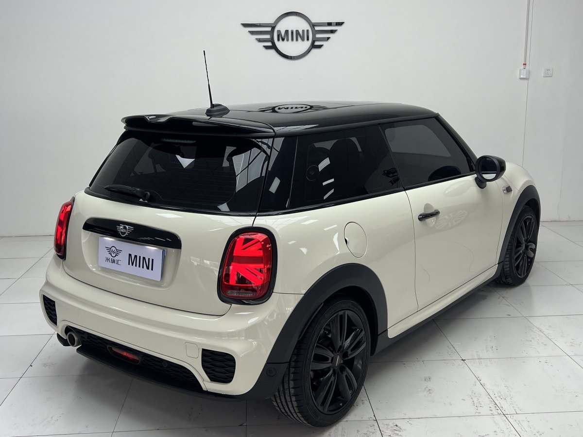 2020年8月MINI MINI  2020款 1.5T COOPER 賽車手