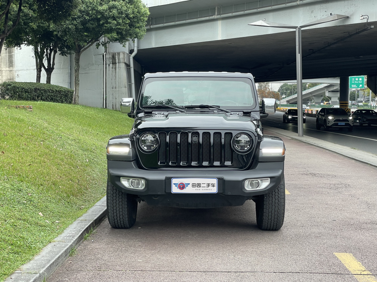 Jeep 牧馬人  2019款 2.0T Sahara 四門版 國(guó)VI圖片