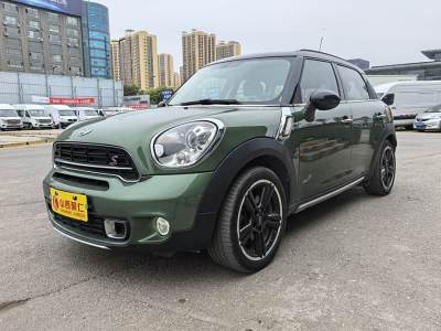 2015年2月 MINI COUNTRYMAN 1.6T COOPER S ALL4 极致暗夜版图片