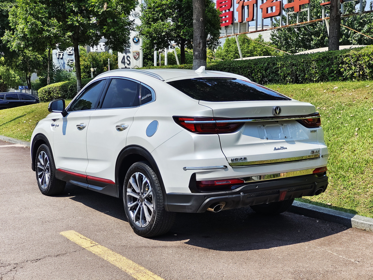 2021年4月長(zhǎng)安 CS85 COUPE  2021款 1.5T DCT豪華型