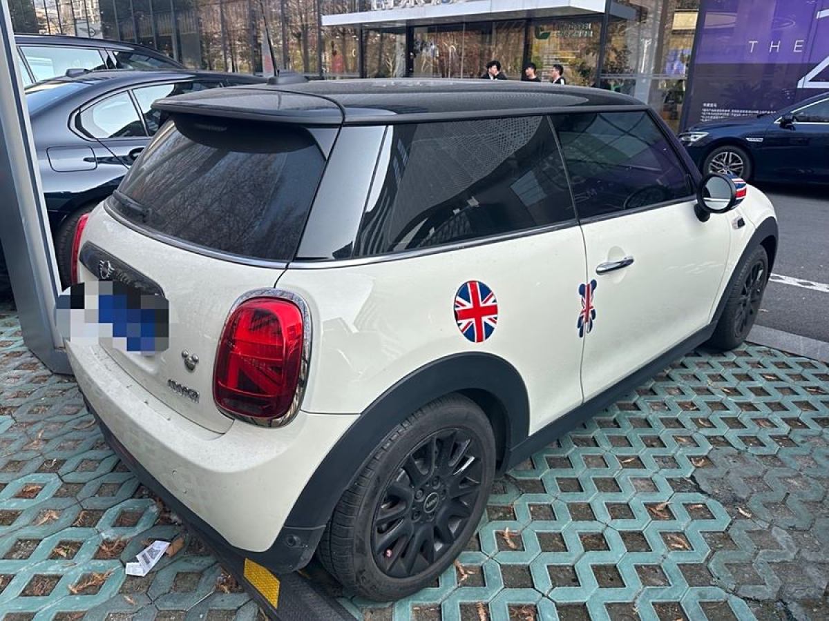 MINI MINI  2021款 1.5T COOPER 經(jīng)典派圖片