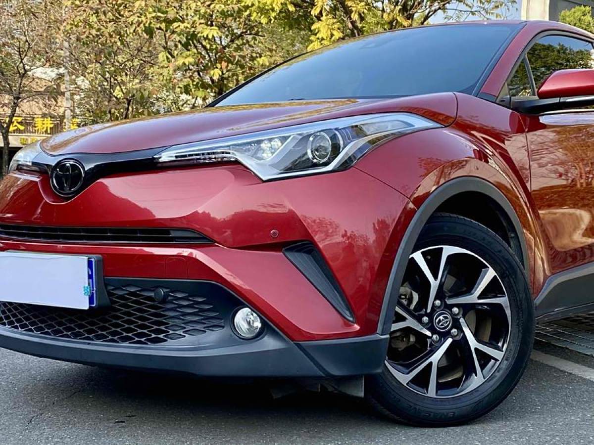 豐田 C-HR  2018款 2.0L 領(lǐng)先天窗版 國(guó)V圖片