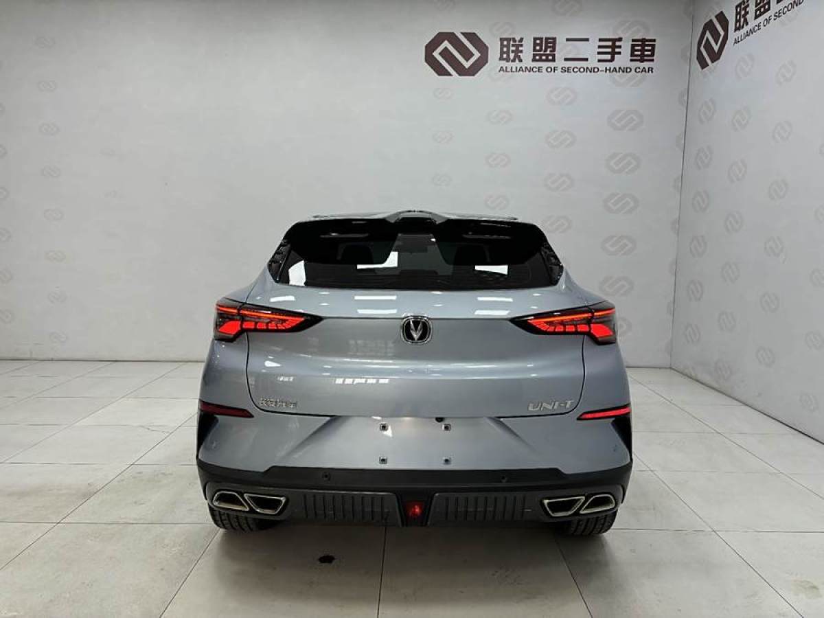 長(zhǎng)安 UNI-T  2022款 1.5T 尊貴型圖片