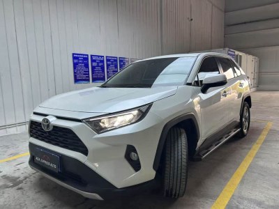 2022年2月 豐田 RAV4榮放 2.0L CVT兩驅(qū)風(fēng)尚版圖片