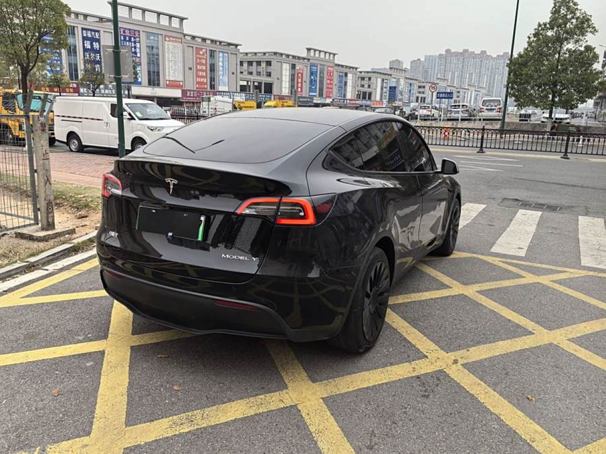 特斯拉 Model Y  2021款 長續(xù)航全輪驅(qū)動(dòng)版 3D7圖片