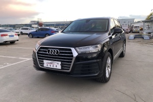 奥迪Q7 奥迪 40 TFSI S line运动型