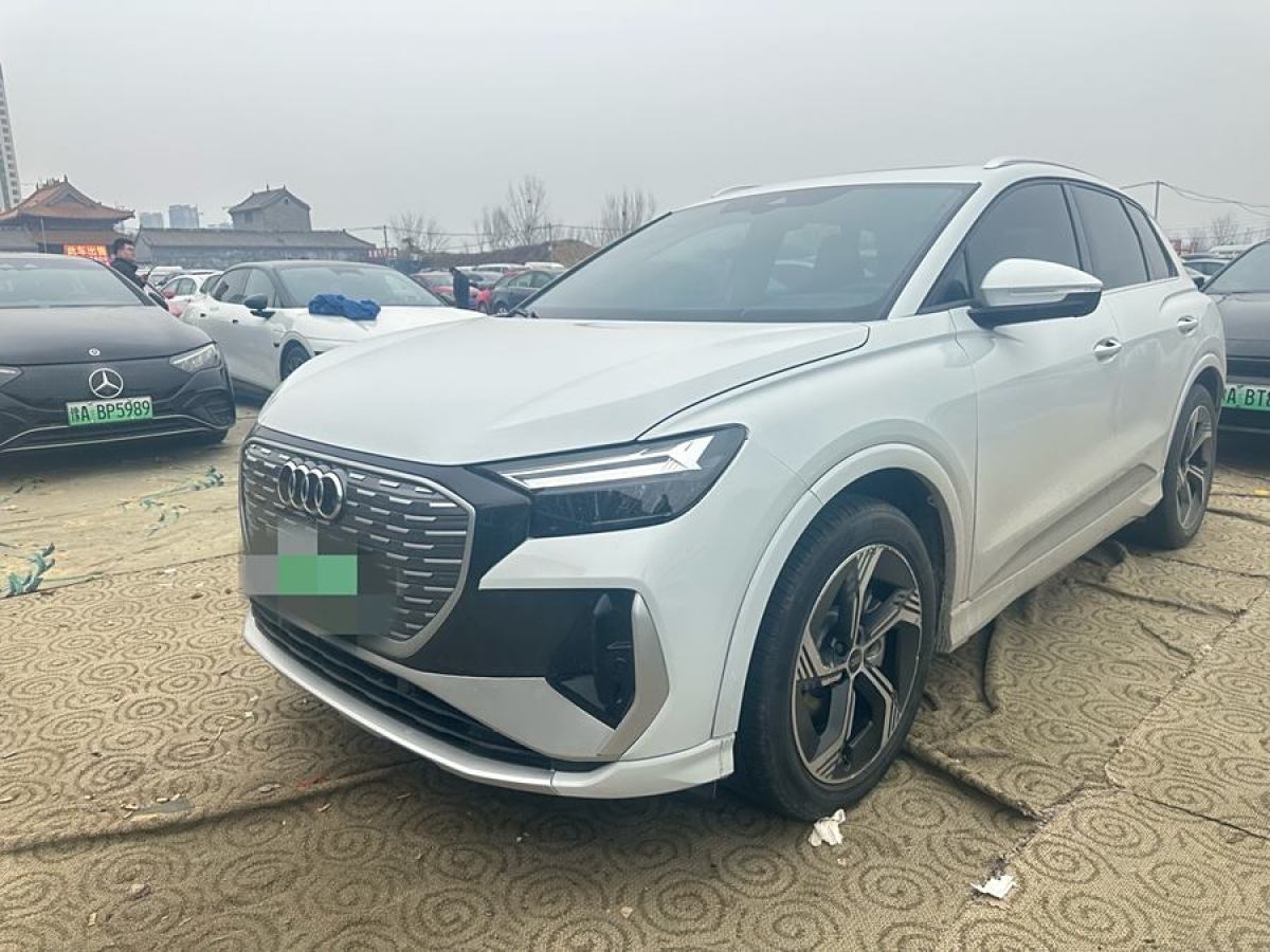 奧迪 奧迪Q4 e-tron  2023款 40 e-tron 創(chuàng)境曜夜版圖片