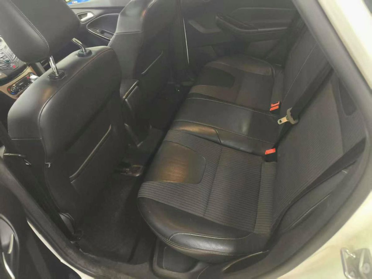 福特 ?？怂? 2015款 三廂 EcoBoost 180 自動(dòng)精英型圖片