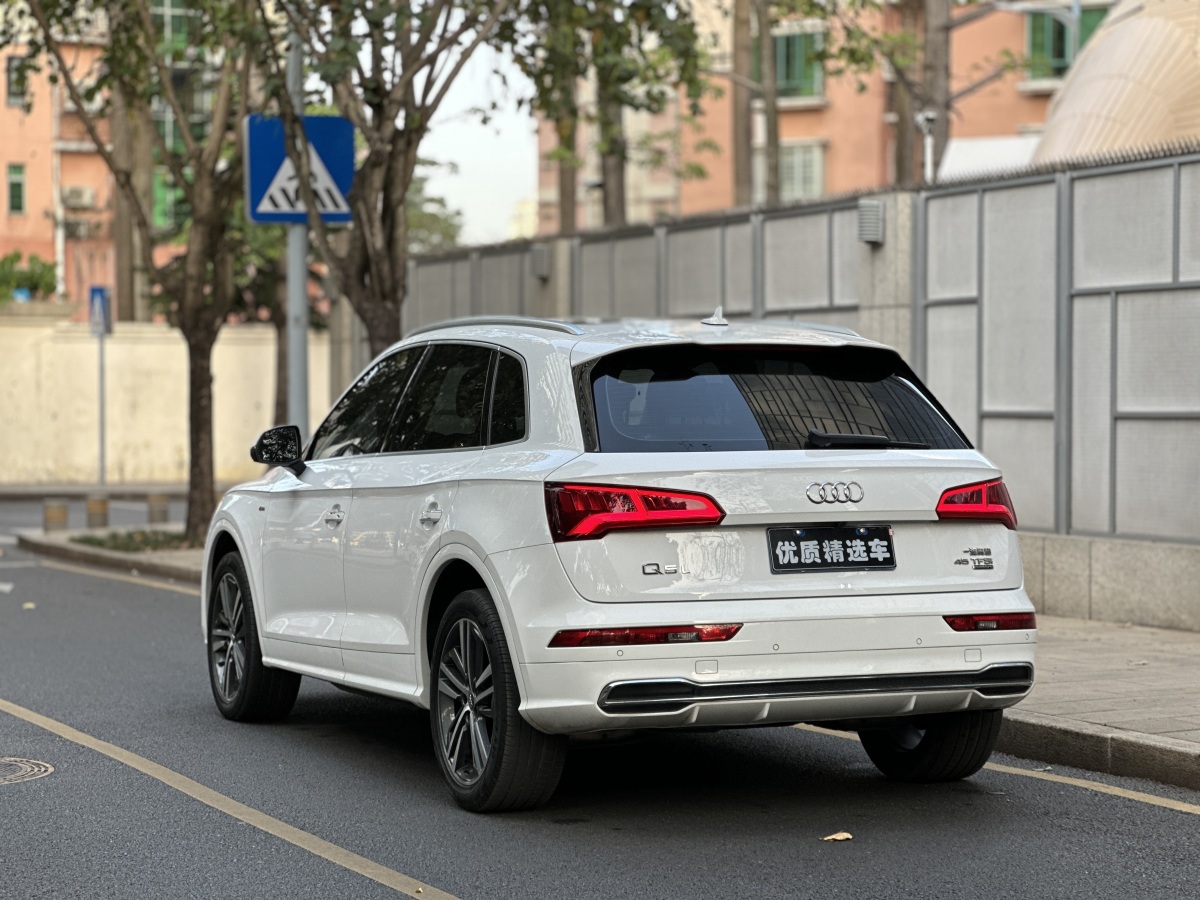 奧迪 奧迪Q5L  2018款  45 TFSI 尊享運(yùn)動(dòng)型 國(guó)VI圖片
