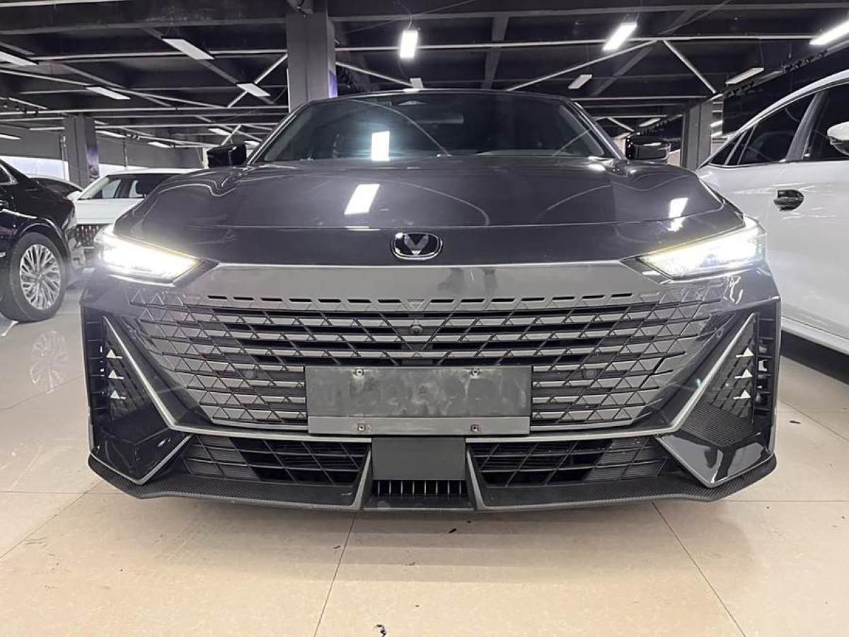 長(zhǎng)安 長(zhǎng)安UNI-V  2023款 1.5T 尊貴型圖片