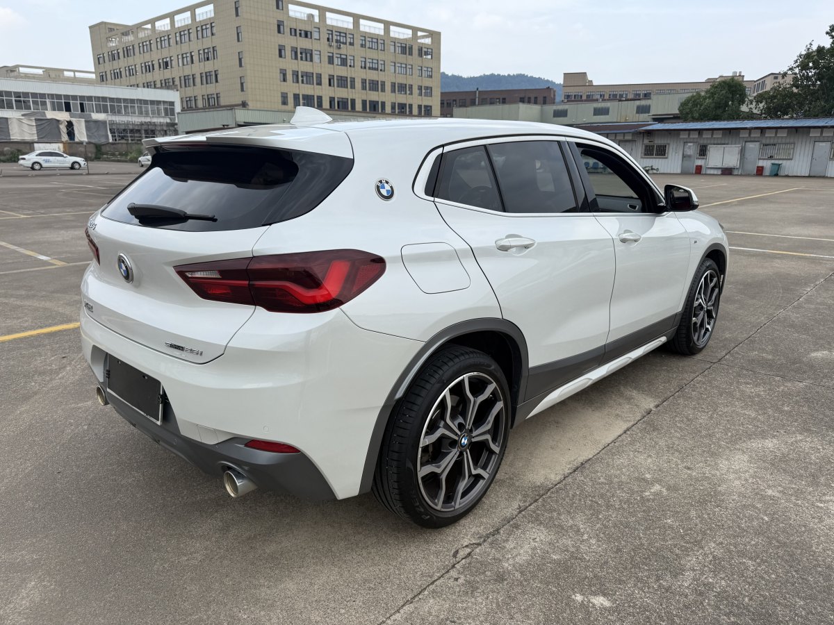 寶馬 寶馬X2  2021款 xDrive25i M越野套裝圖片