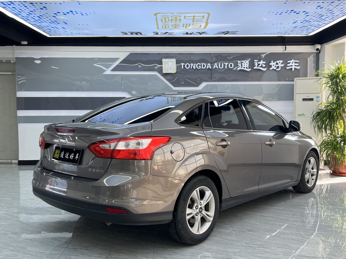 福特 ?？怂? 2012款 三廂 1.6L 自動風(fēng)尚型圖片