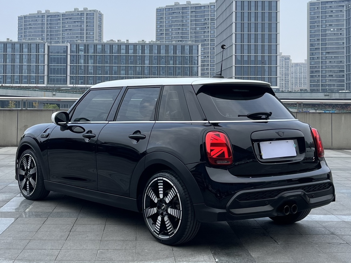 MINI MINI  2022款 2.0T COOPER S 藝術(shù)家 五門版圖片