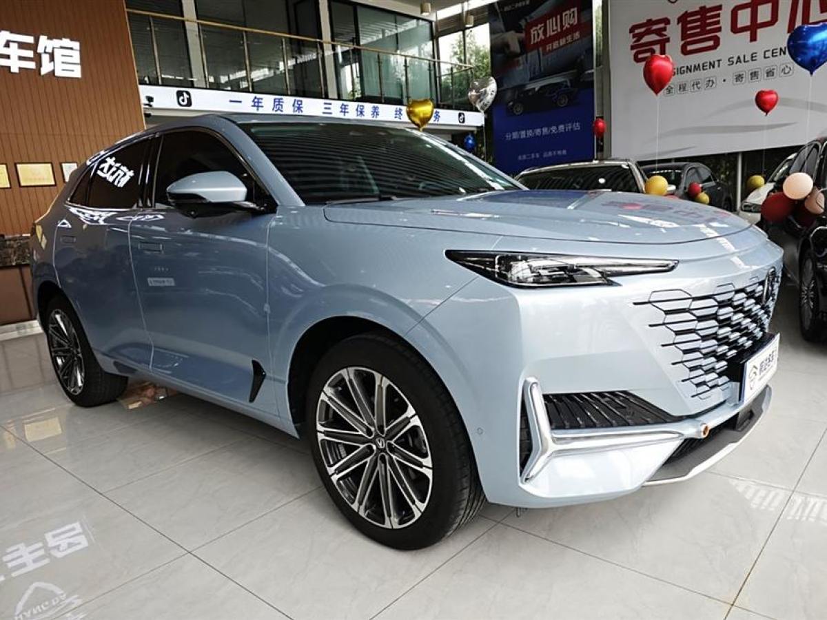 長安 長安UNI-K  2023款 2.0T 兩驅(qū)悅領(lǐng)型圖片