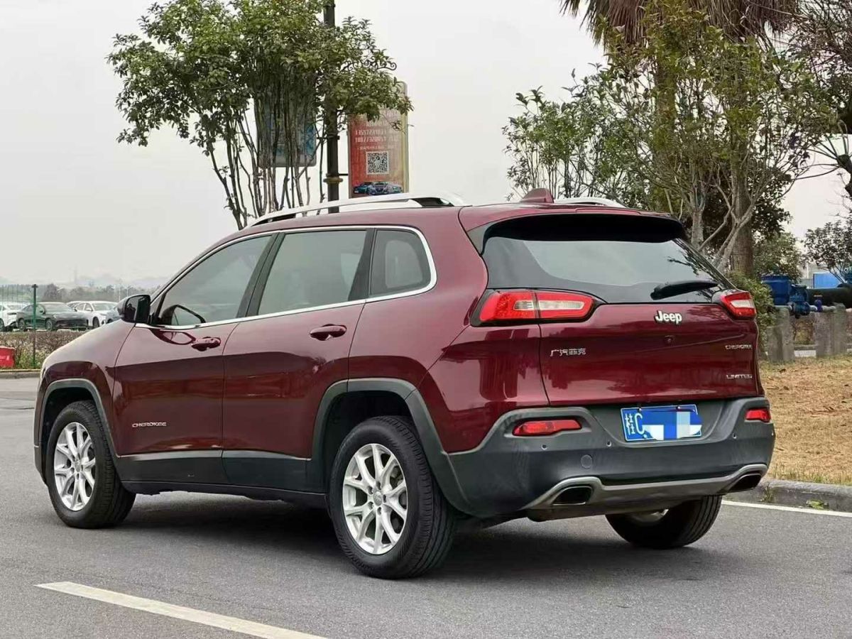 Jeep 自由光  2019款 2.0L 兩驅(qū)優(yōu)享版圖片