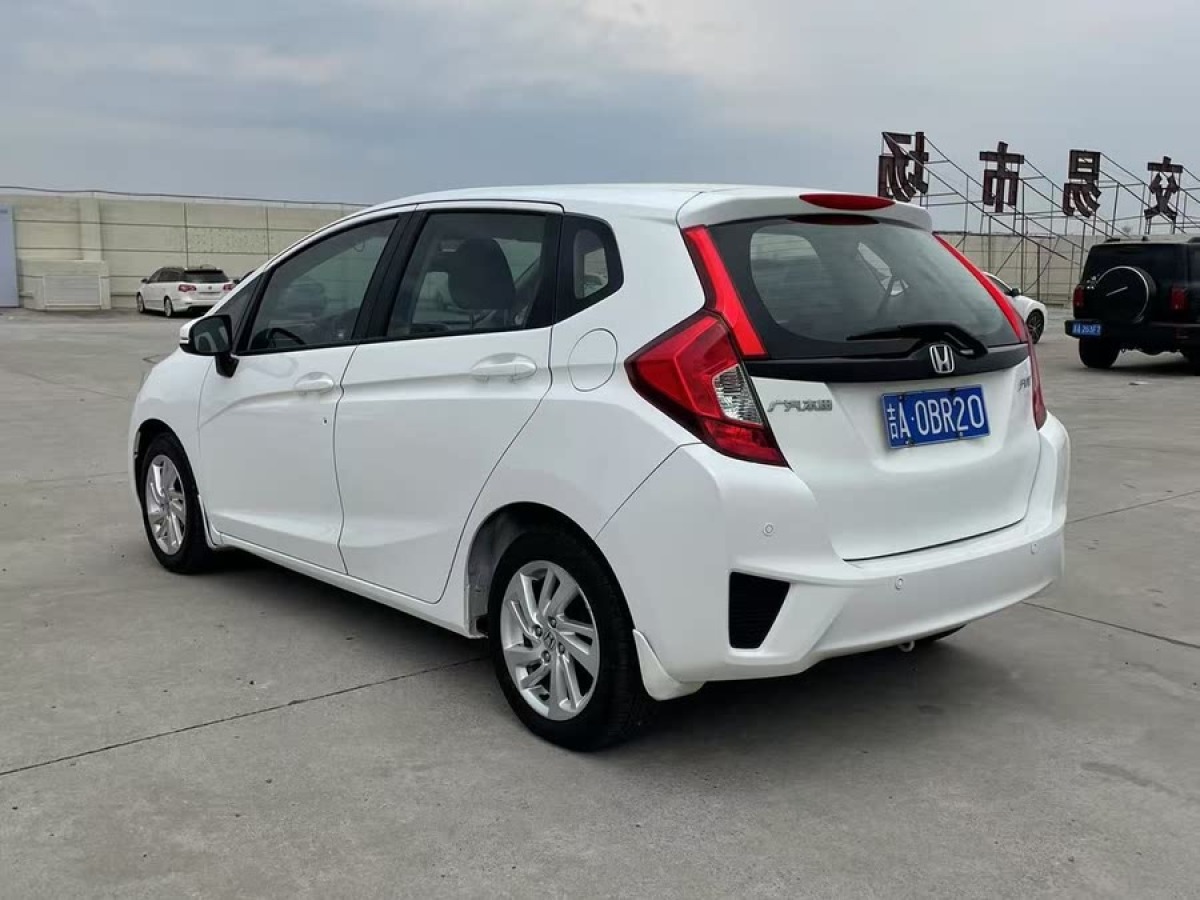 本田 飛度  2014款 1.5L SE CVT時(shí)尚型圖片