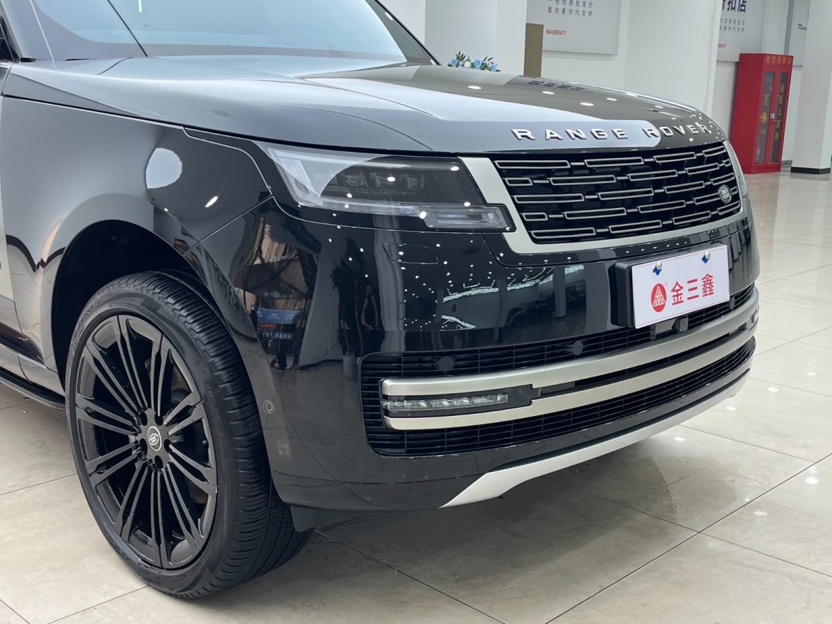 路虎 揽胜  2024款 3.0 L6 360PS 盛世版图片