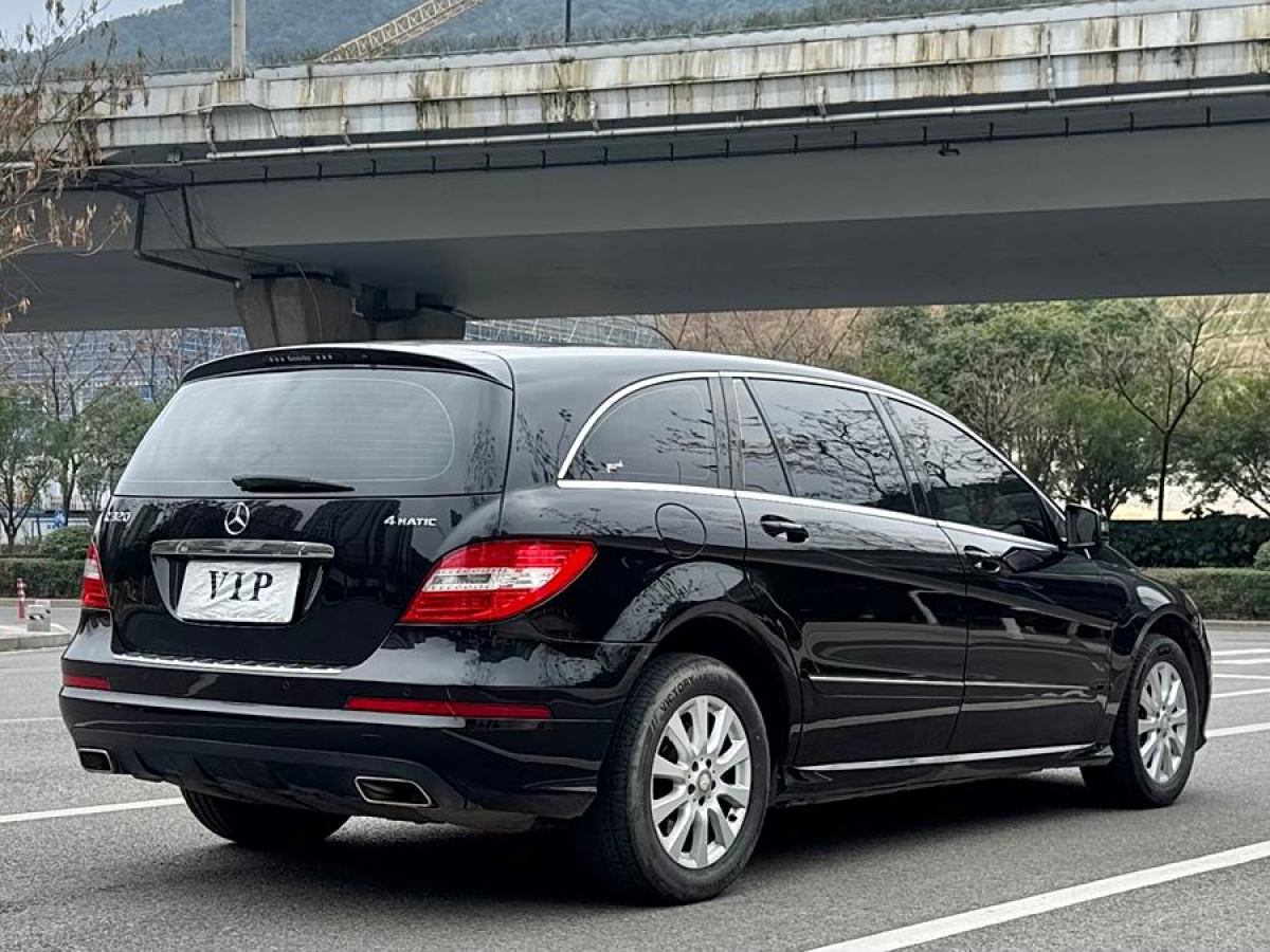 奔馳 奔馳R級(jí)  2014款 R 320 4MATIC 商務(wù)型圖片