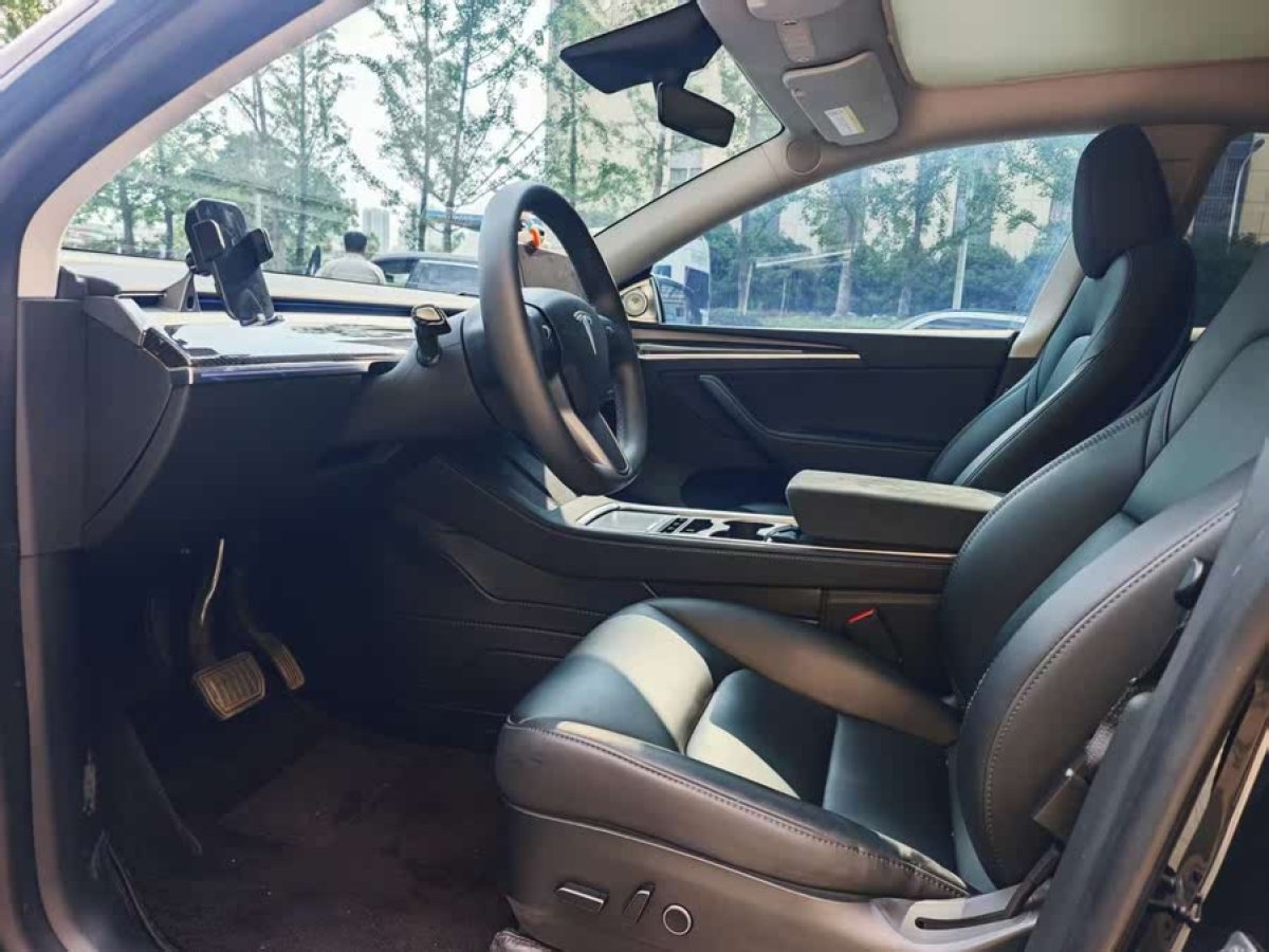 特斯拉 Model Y  2023款 后輪驅(qū)動版圖片